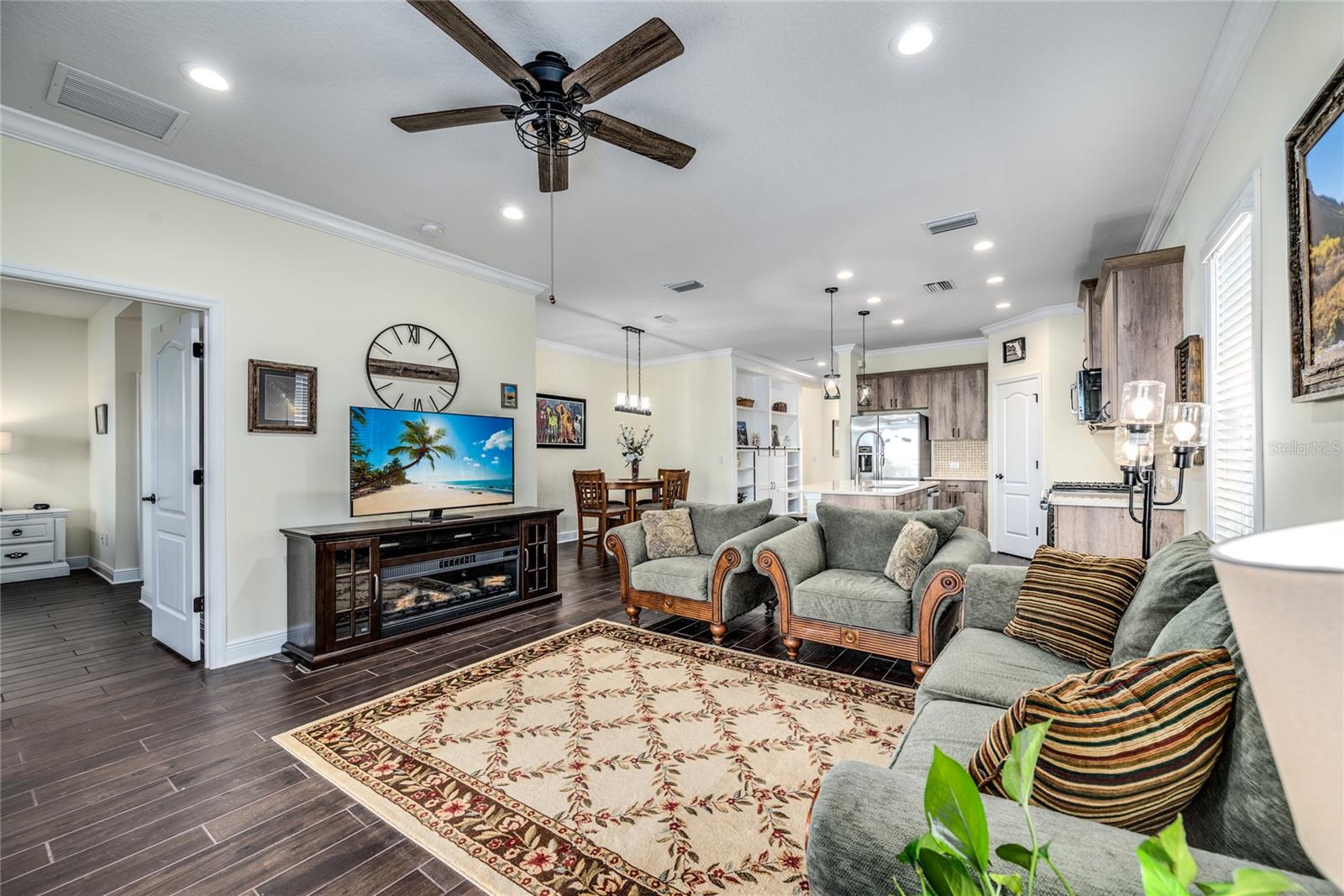 Image 18 of 51 For 3520 Woodmont Drive