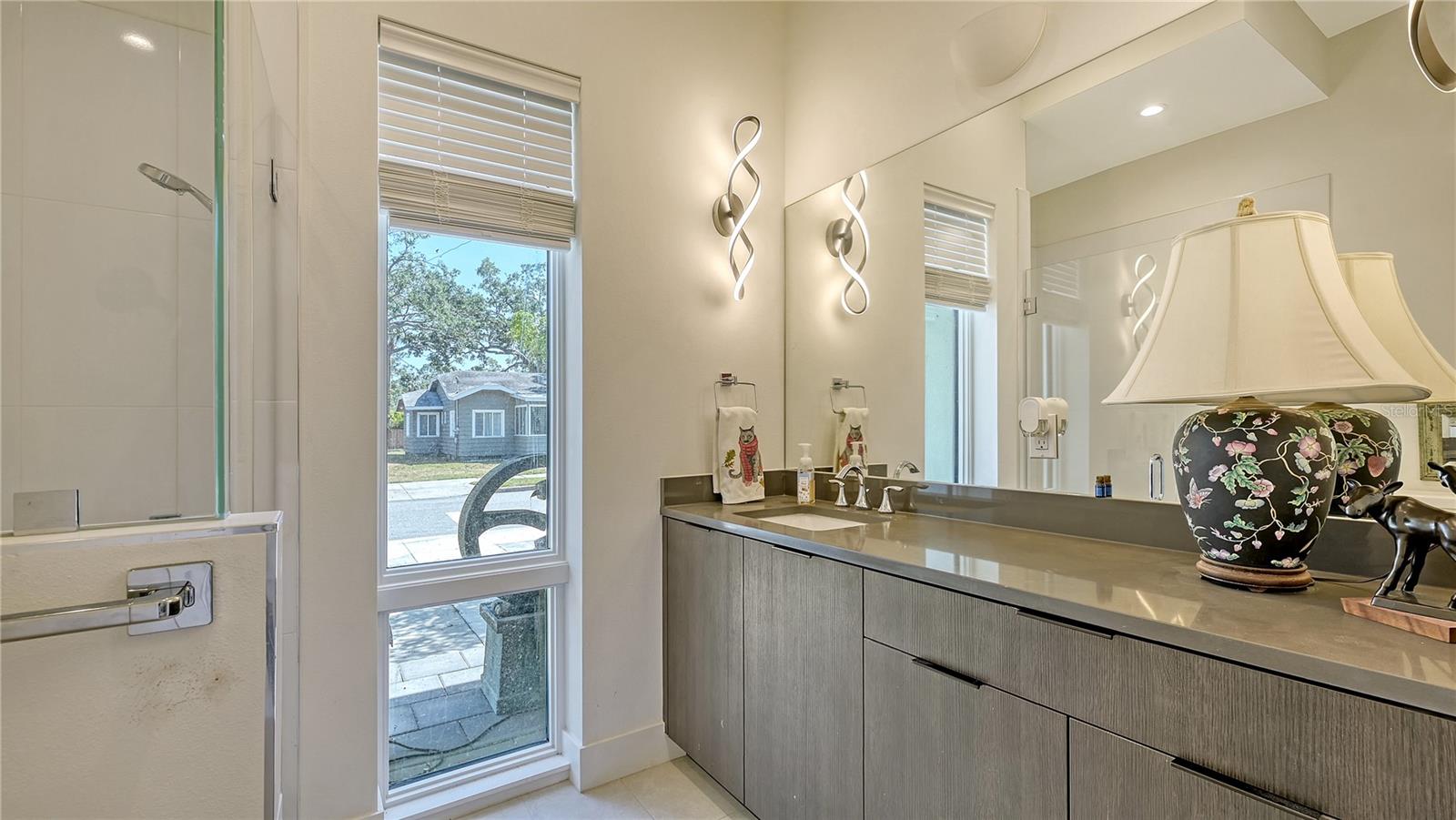 Image 39 of 95 For 1755 7th Street
