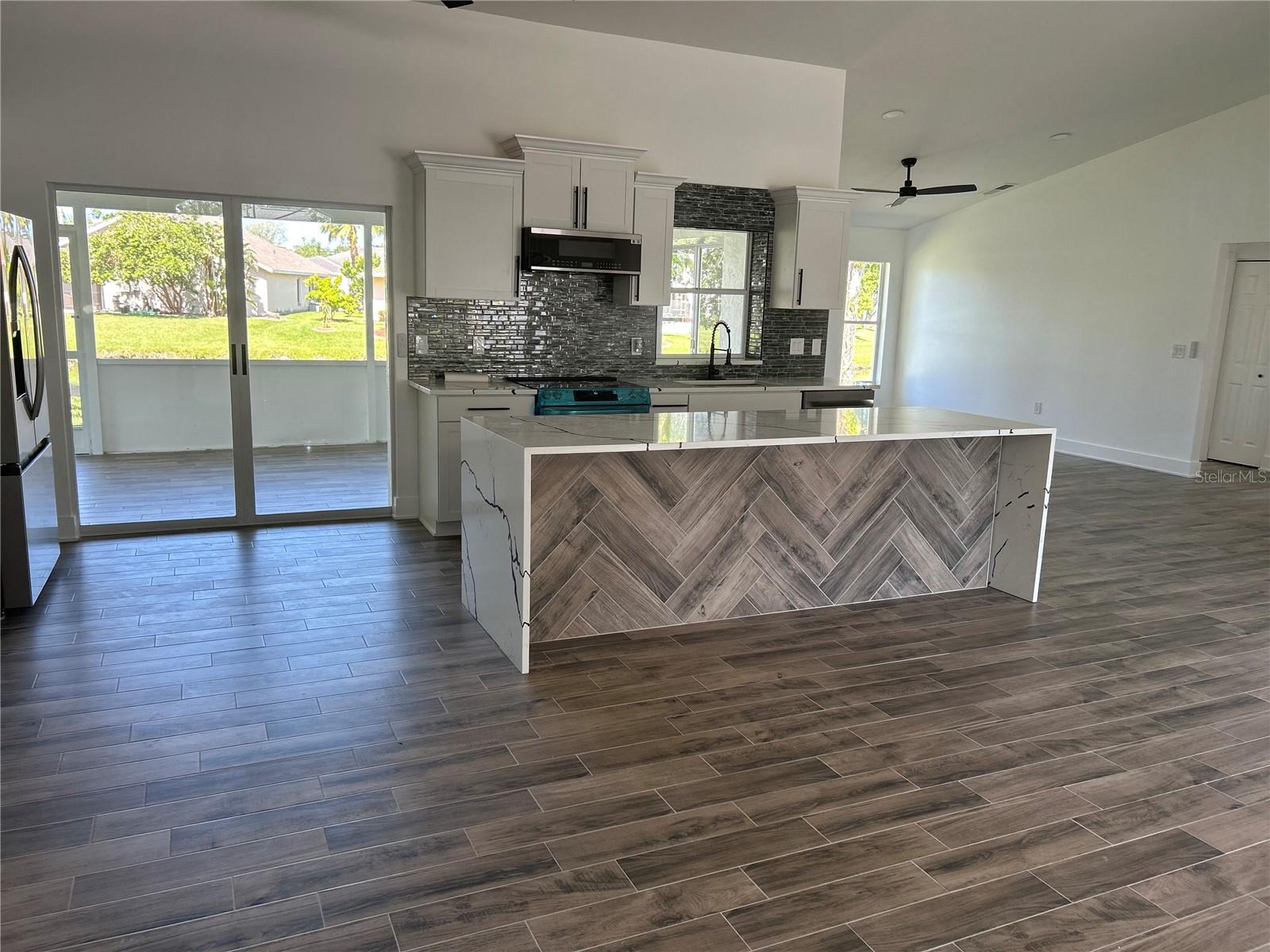 Image 10 of 46 For 5810 42nd Street E