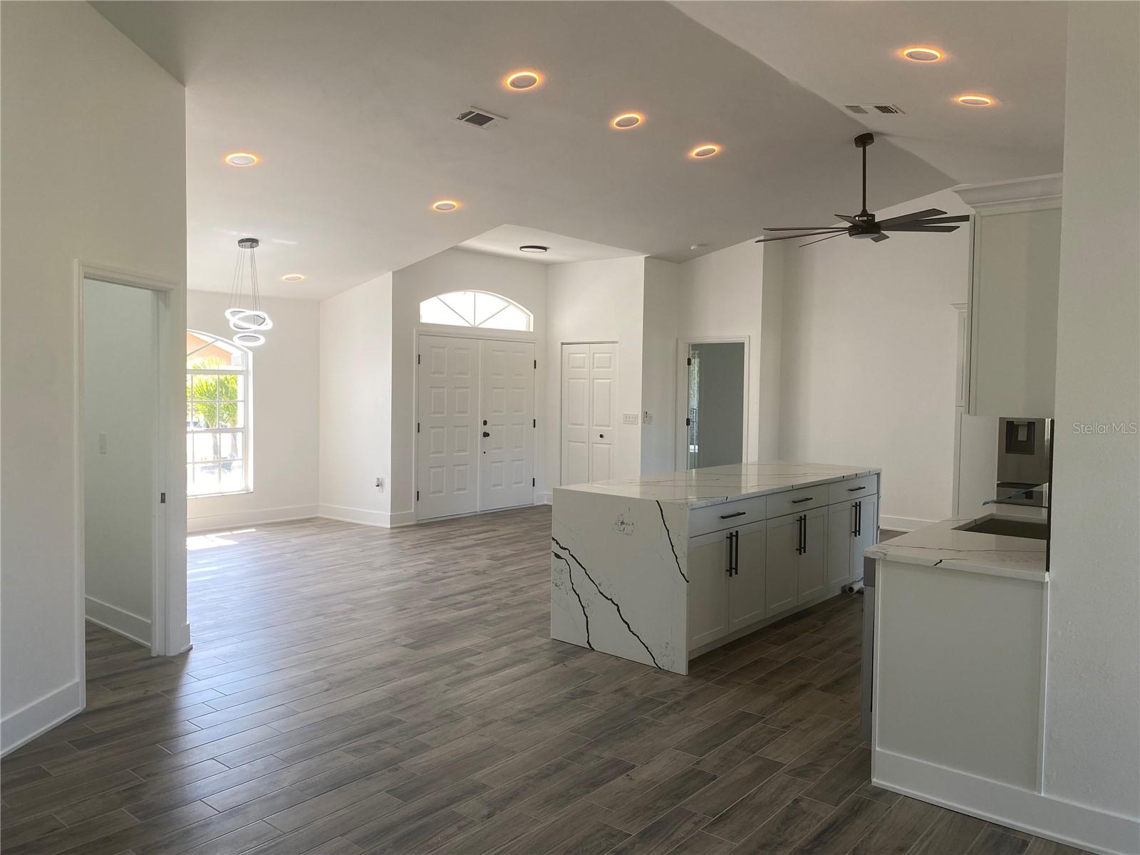 Image 15 of 46 For 5810 42nd Street E