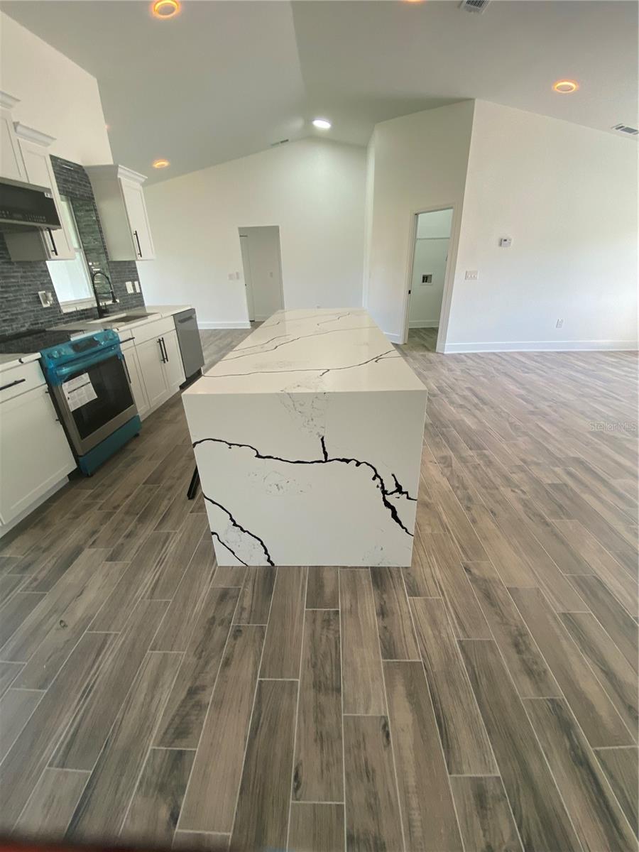Image 17 of 46 For 5810 42nd Street E
