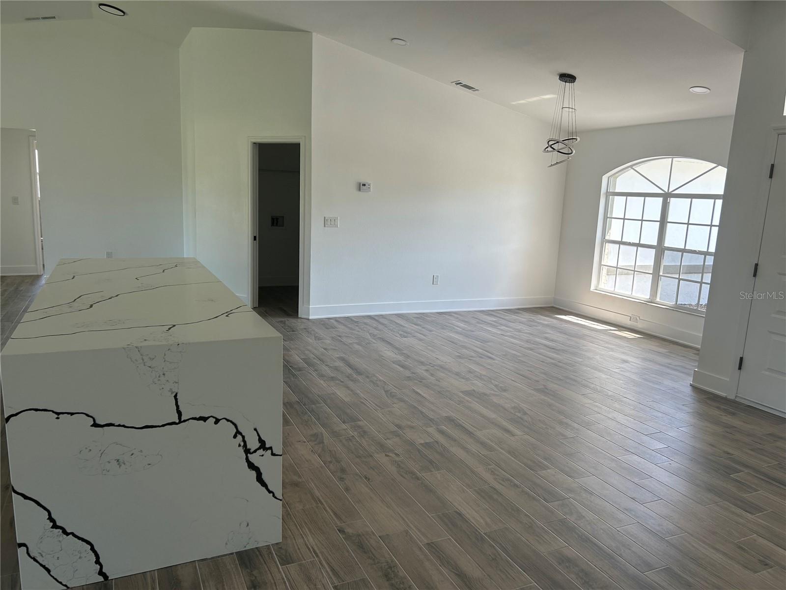 Image 18 of 46 For 5810 42nd Street E