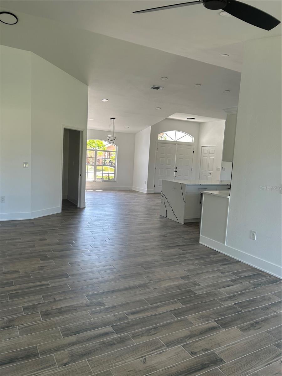 Image 19 of 46 For 5810 42nd Street E