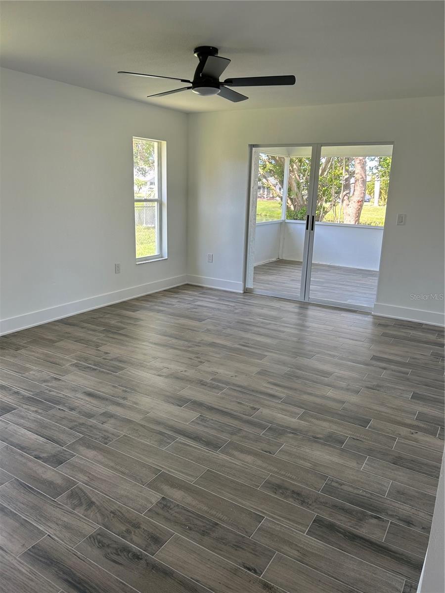 Image 22 of 46 For 5810 42nd Street E