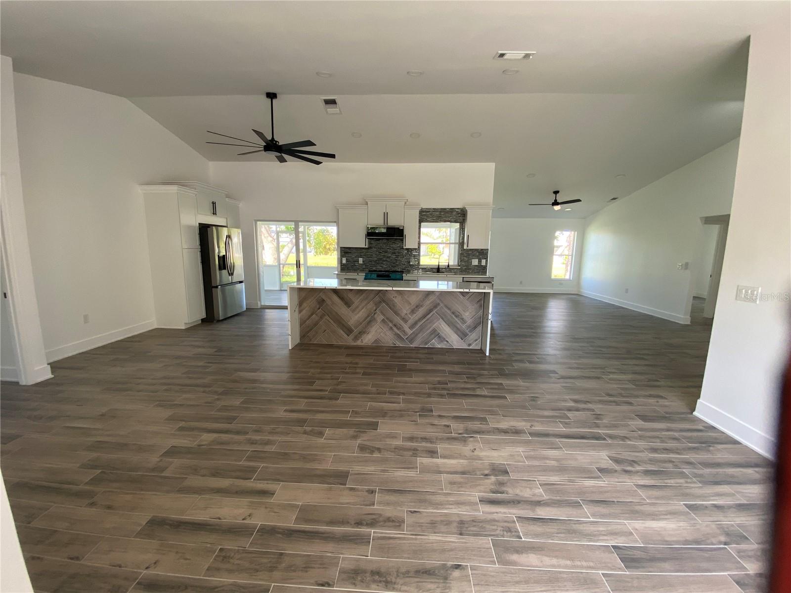 Image 6 of 46 For 5810 42nd Street E