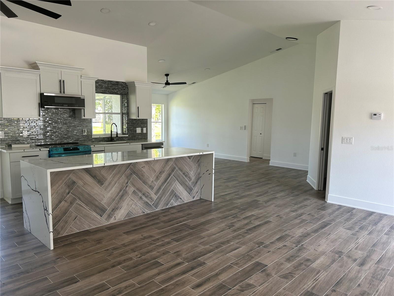 Image 7 of 46 For 5810 42nd Street E