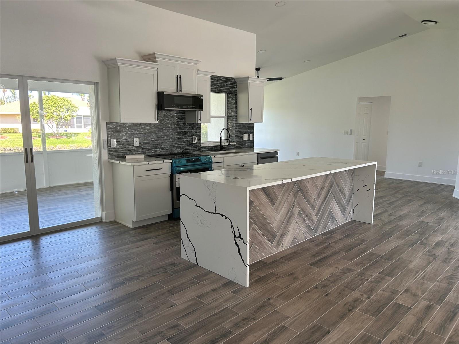 Image 8 of 46 For 5810 42nd Street E