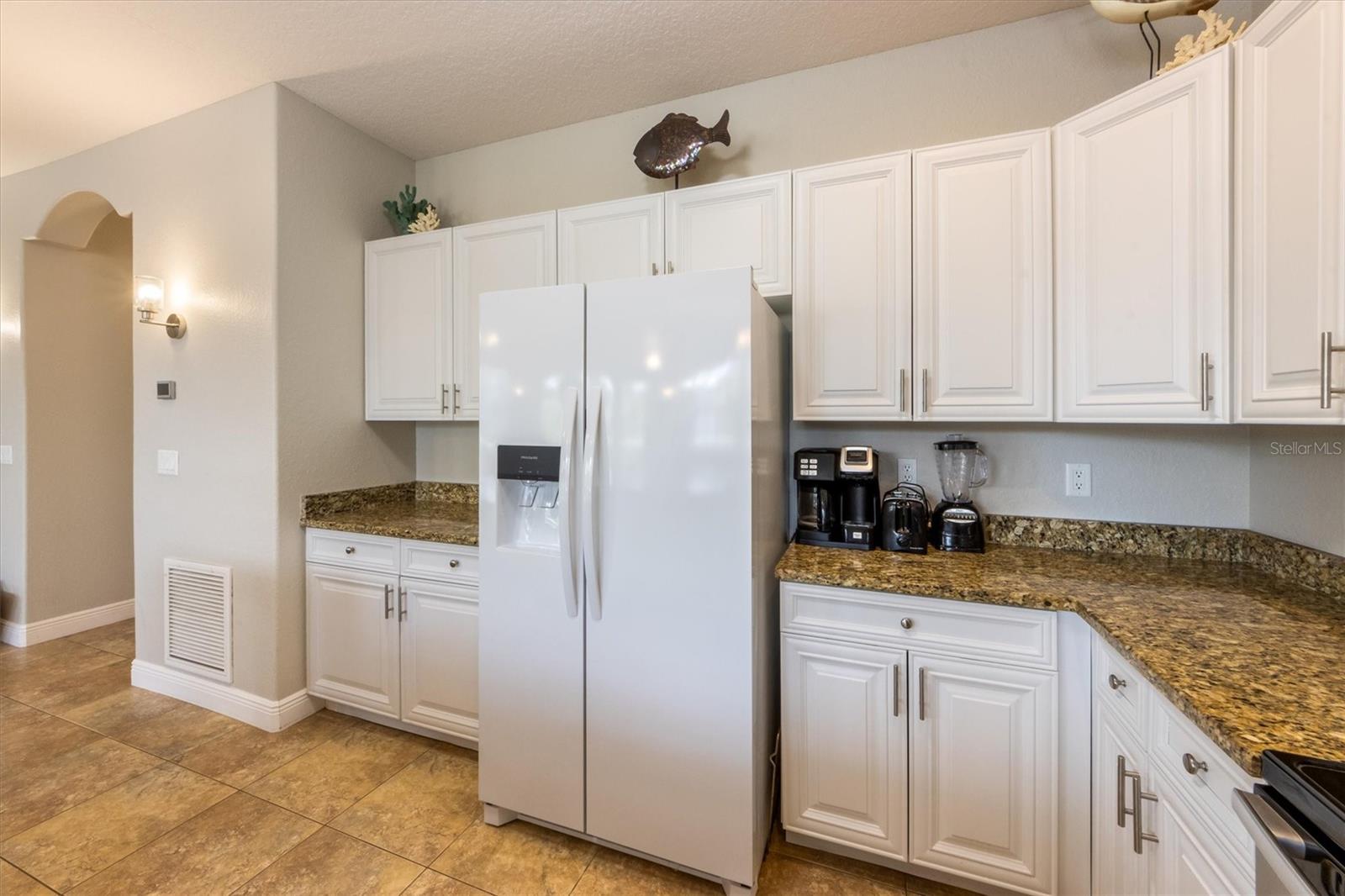 Image 23 of 61 For 2309 Avenue C  200