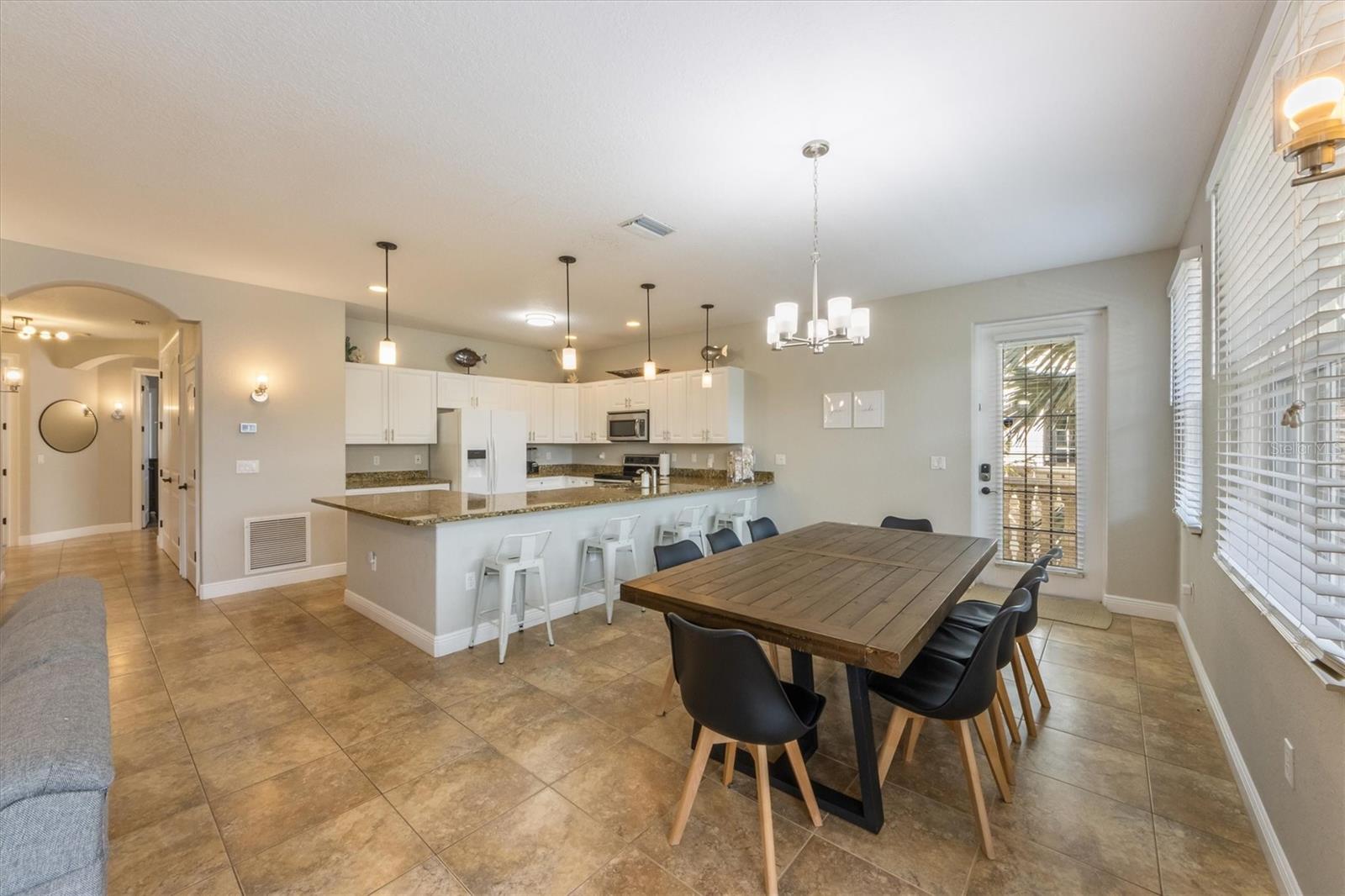 Image 5 of 61 For 2309 Avenue C  200