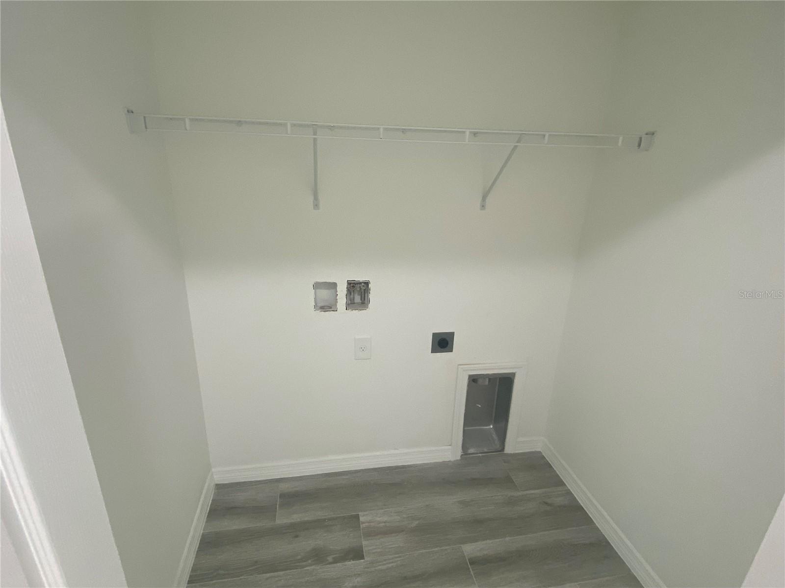 Image 11 of 15 For 3426 Point Street