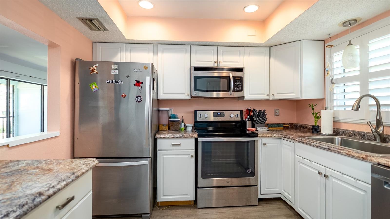 Image 3 of 40 For 1770 Lake Place 1770d