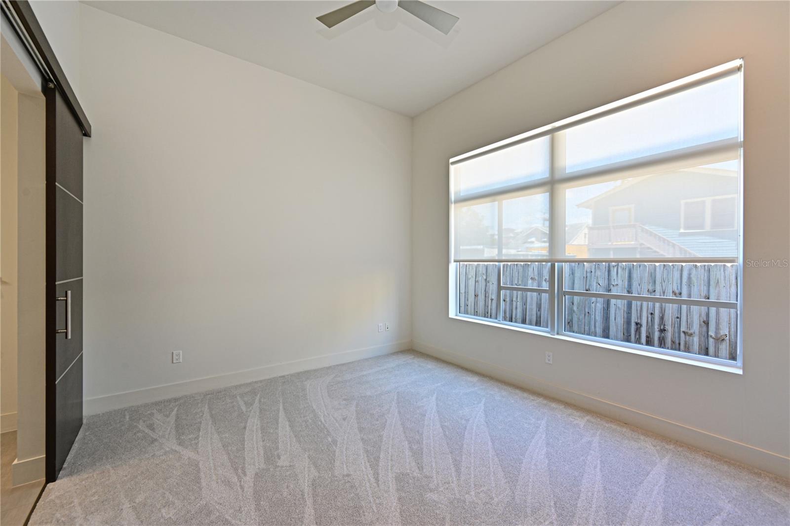 Image 12 of 45 For 221 Cosmopolitan Court