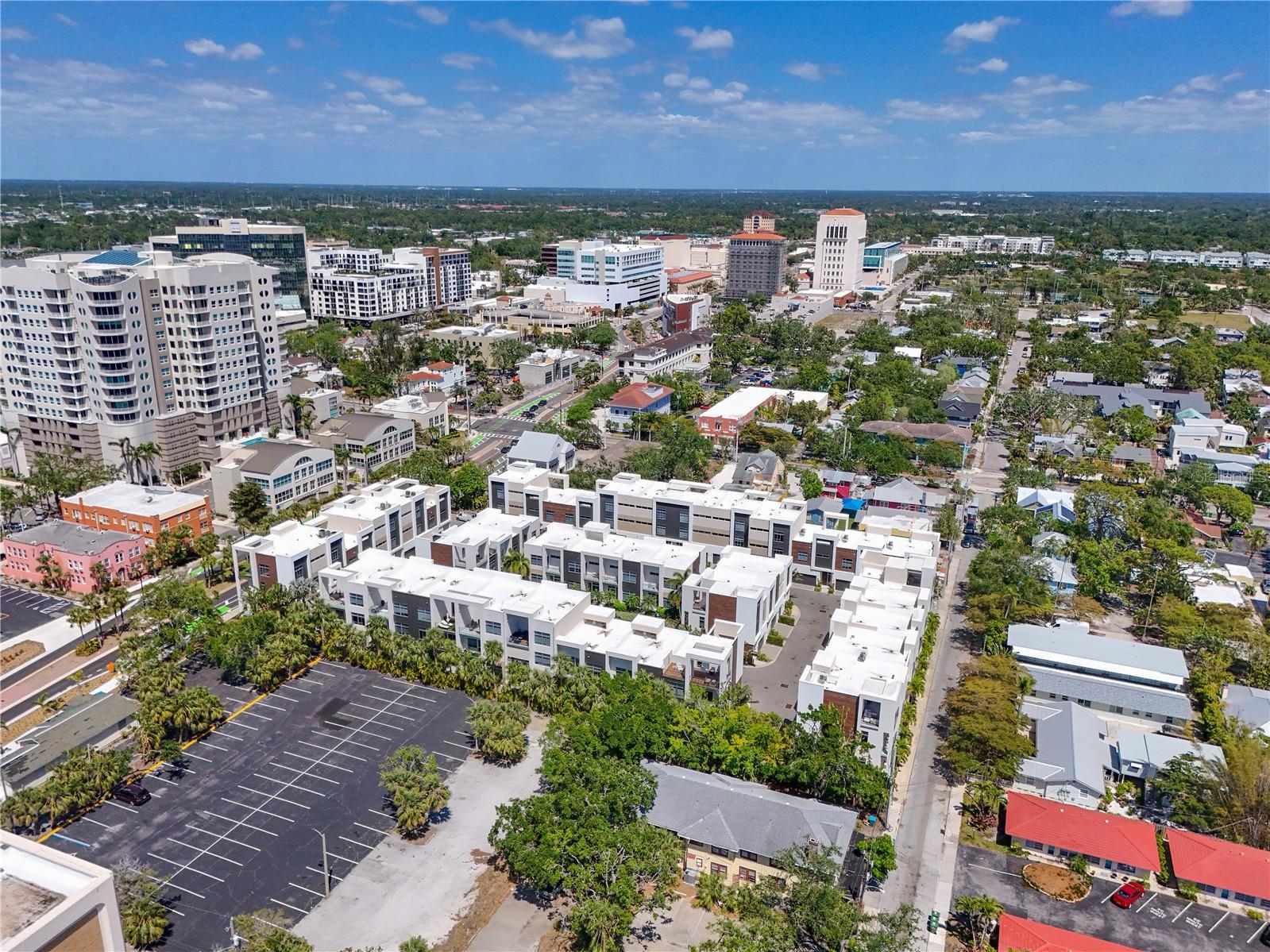 Image 41 of 45 For 221 Cosmopolitan Court