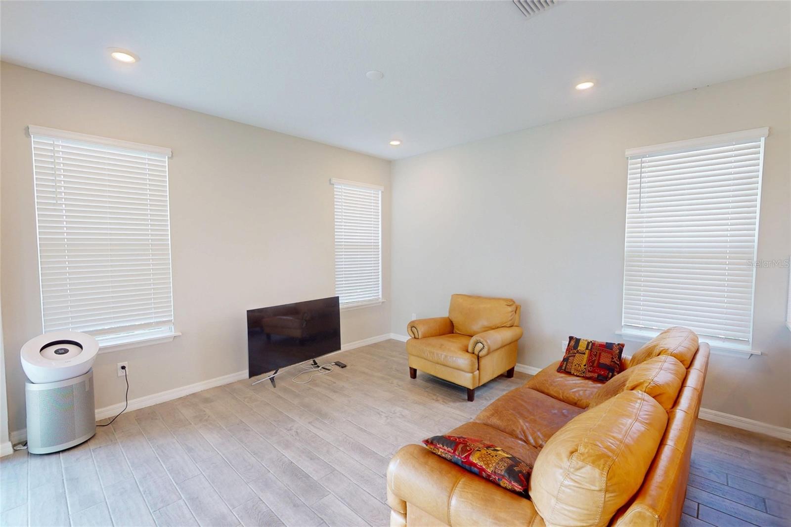 Image 4 of 44 For 9024 Tequila Sunrise Drive
