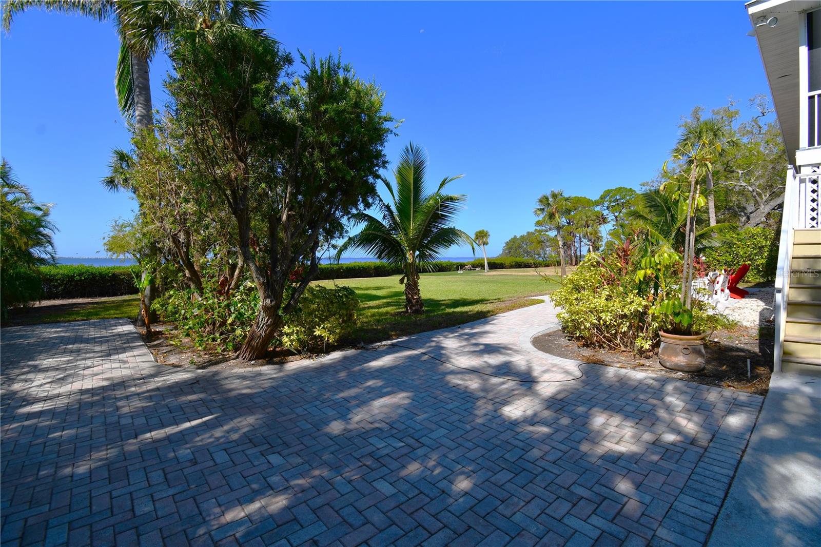 Image 6 of 47 For 7676 Westmoreland Drive