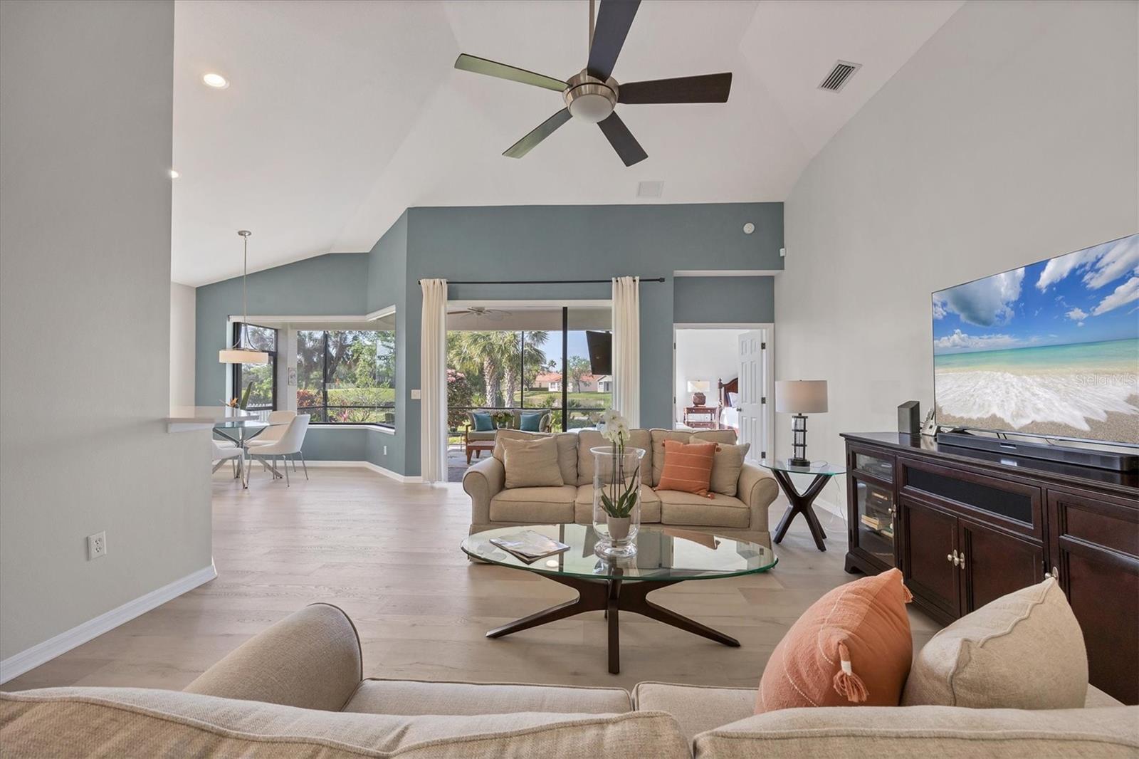 Image 14 of 57 For 6458 Tailfeather Way
