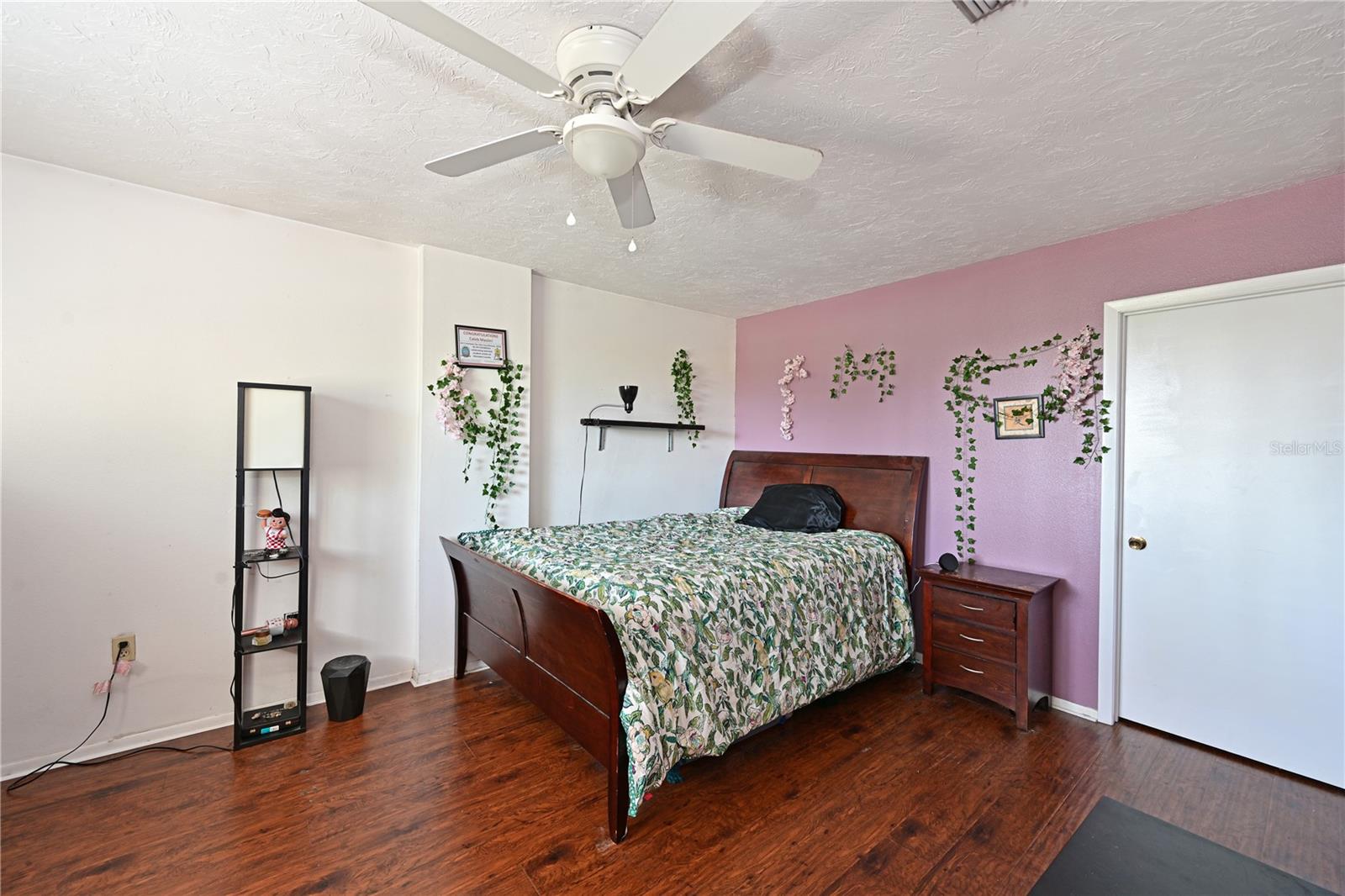 Image 22 of 35 For 404 62nd Street Nw