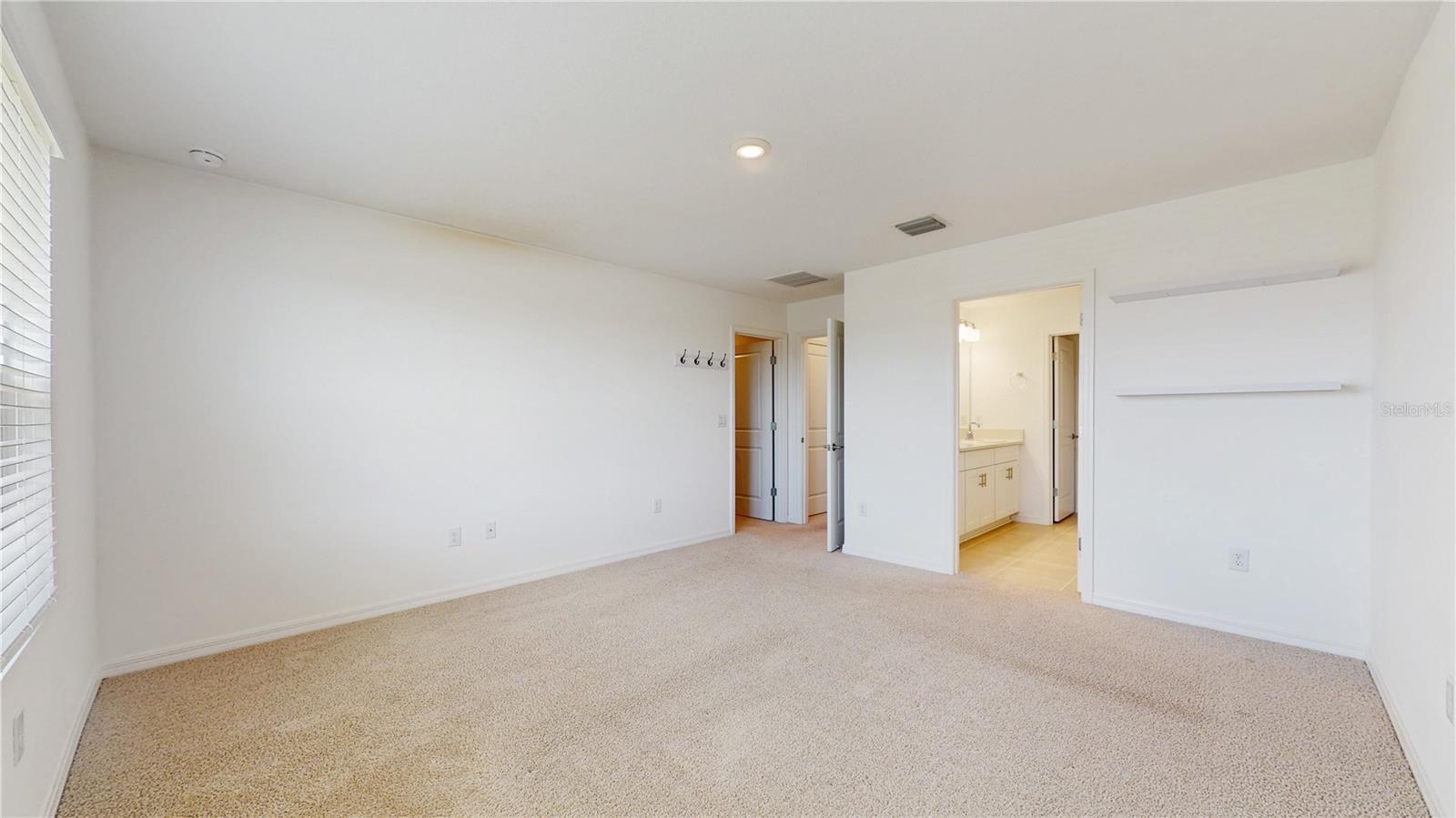 Image 19 of 50 For 11252 Fieldstone Drive
