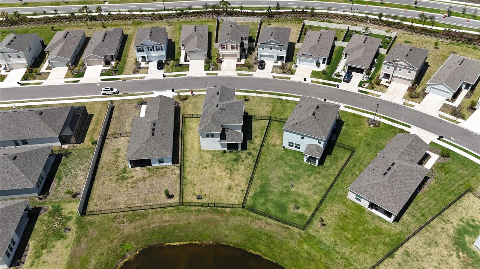 Image 4 of 50 For 11252 Fieldstone Drive