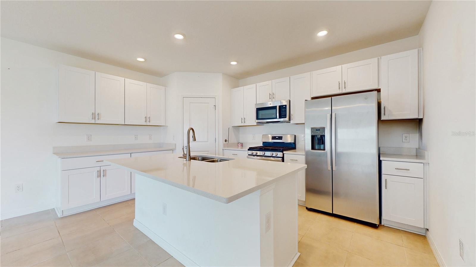 Image 8 of 50 For 11252 Fieldstone Drive