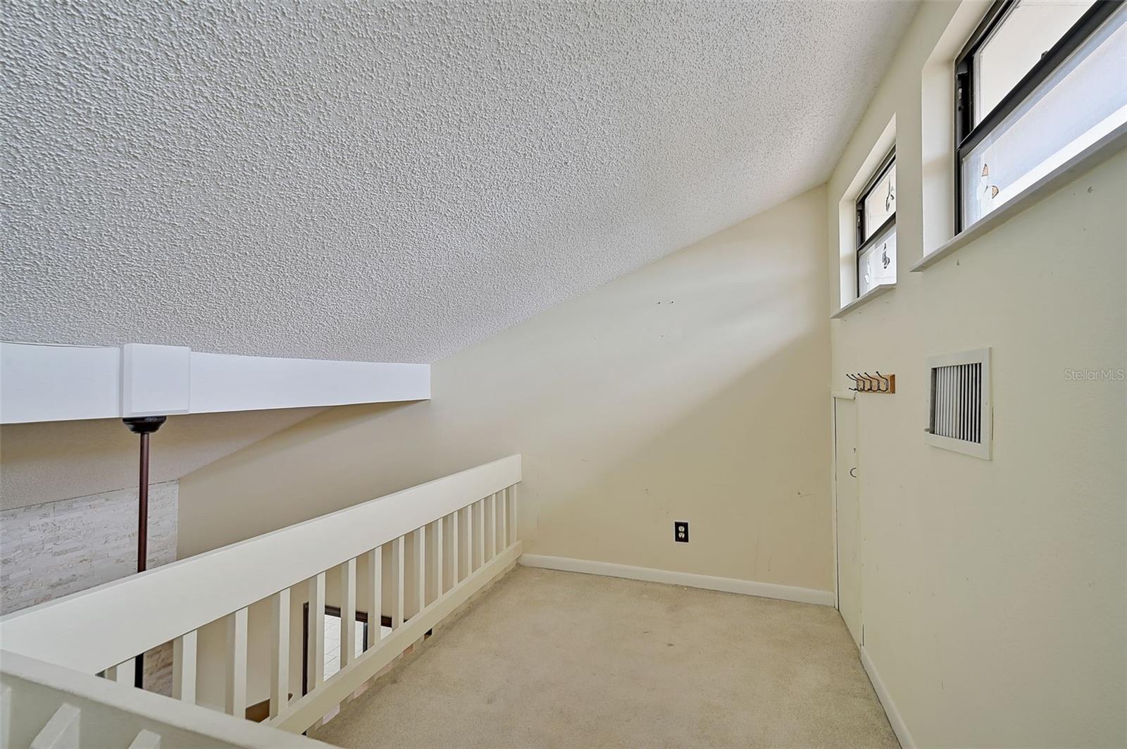 Image 19 of 61 For 1026 Bird Bay Way 276