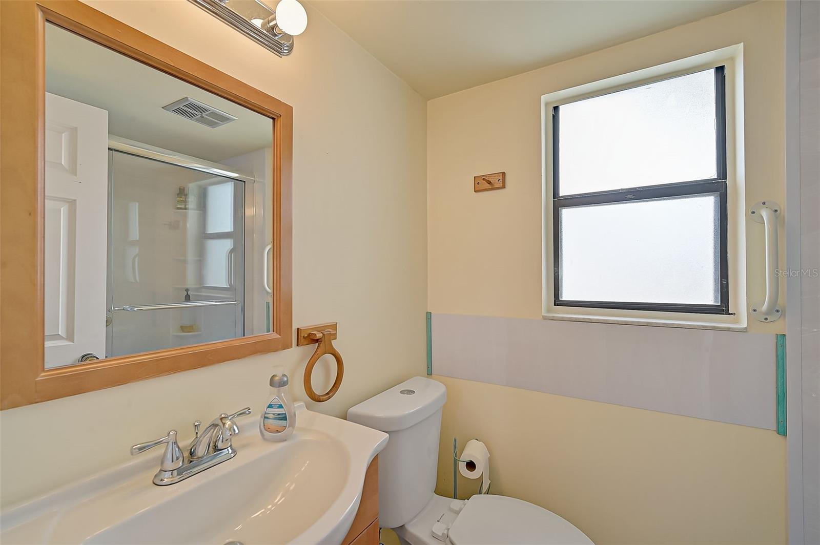 Image 24 of 61 For 1026 Bird Bay Way 276
