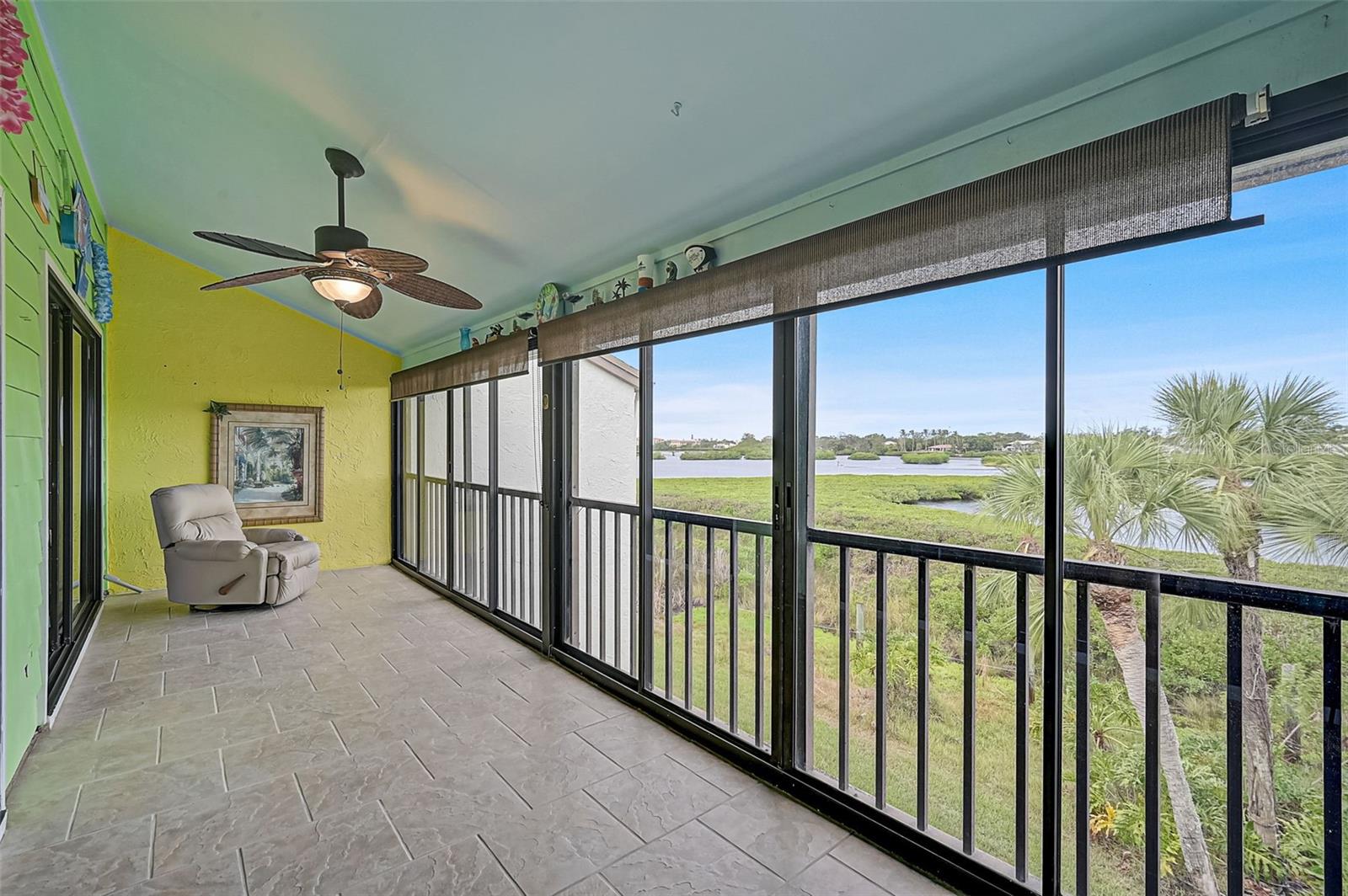 Image 34 of 61 For 1026 Bird Bay Way 276