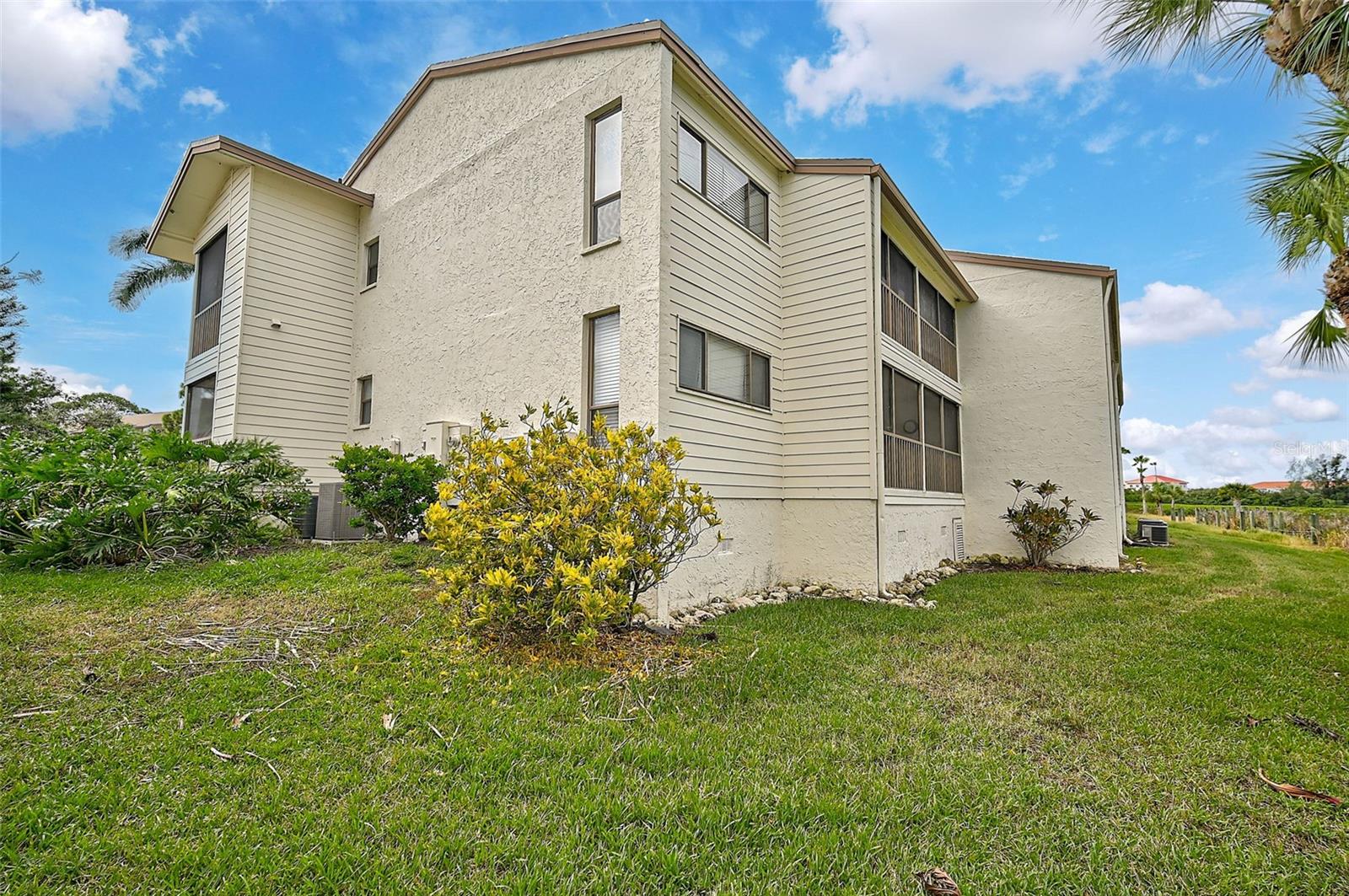 Image 43 of 61 For 1026 Bird Bay Way 276