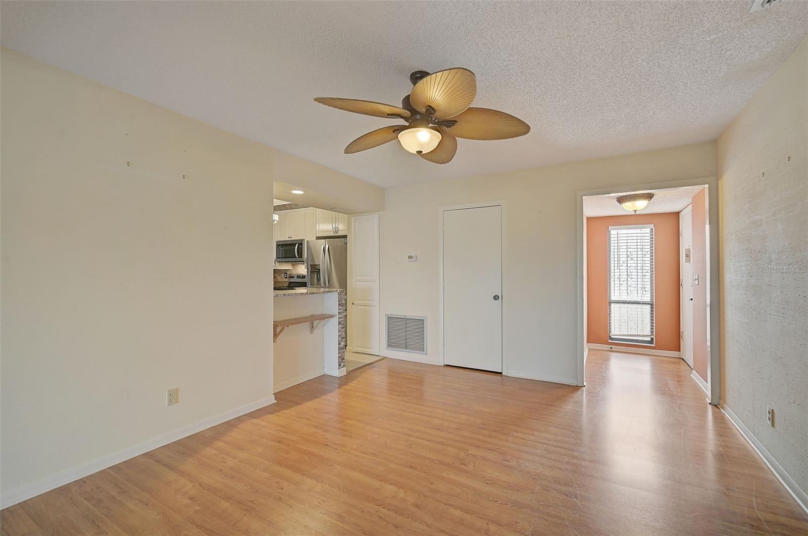 Image 7 of 61 For 1026 Bird Bay Way 276