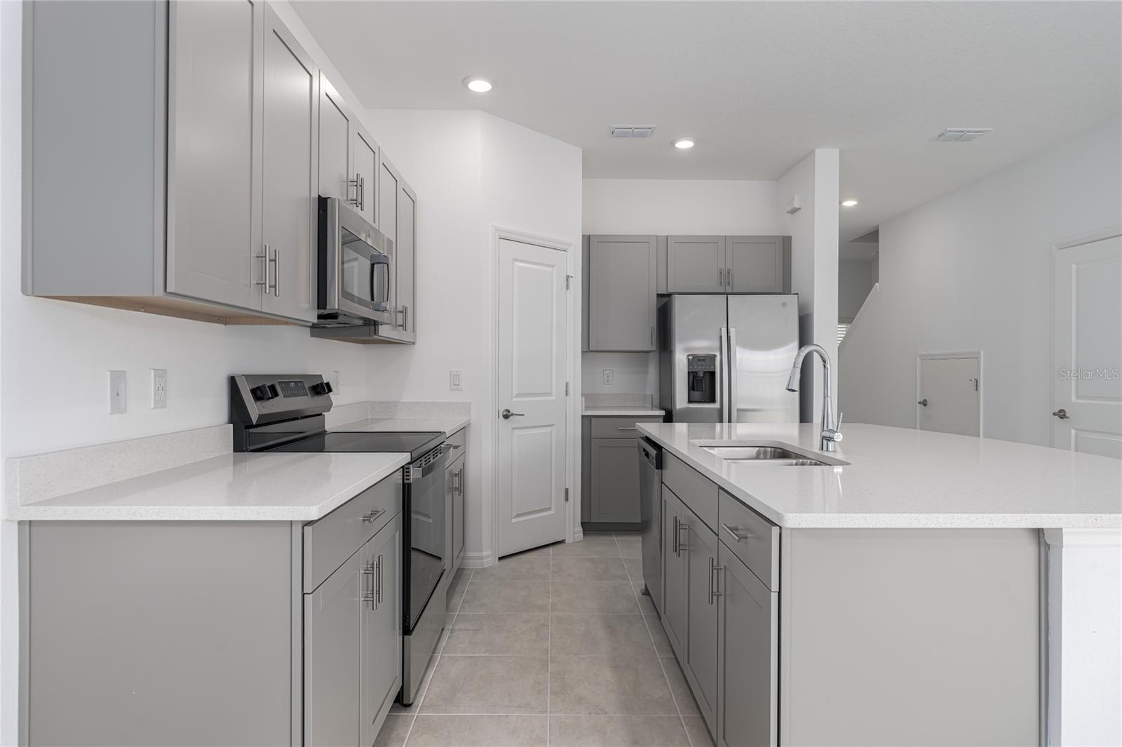 Image 5 of 34 For 11808 Glenside Terrace