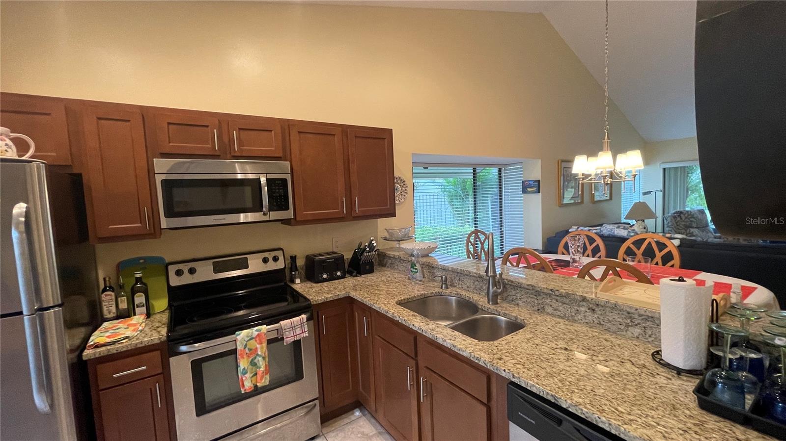 Image 3 of 25 For 5256 Myrtlewood Road 22
