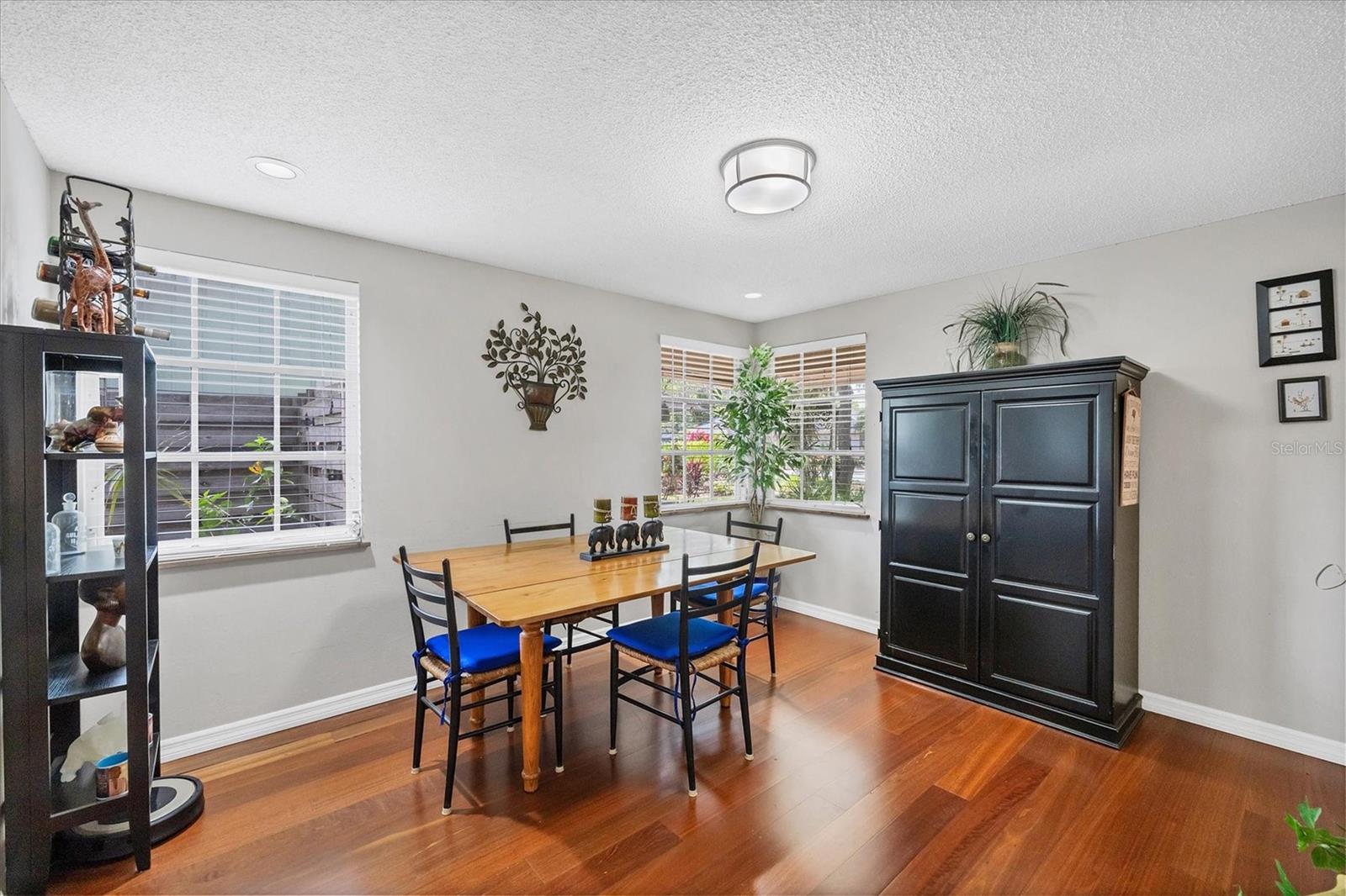 Image 12 of 37 For 4063 Woodview Drive