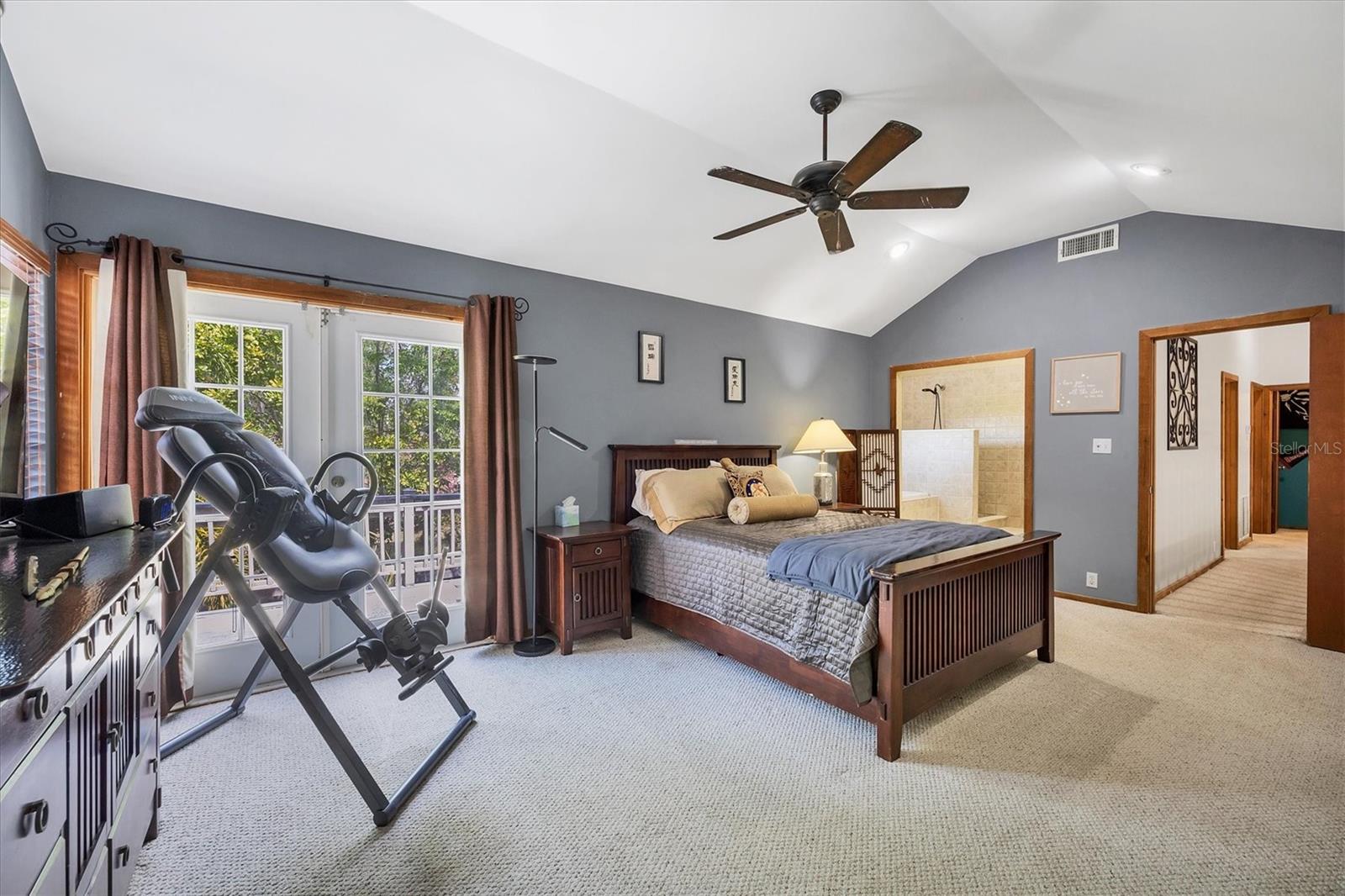 Image 17 of 37 For 4063 Woodview Drive