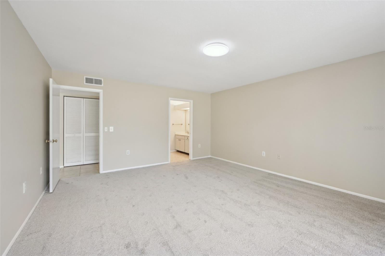 Image 12 of 47 For 510 Spring Lakes Boulevard
