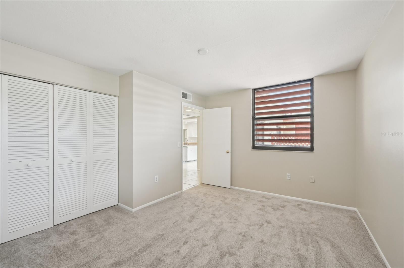 Image 20 of 47 For 510 Spring Lakes Boulevard