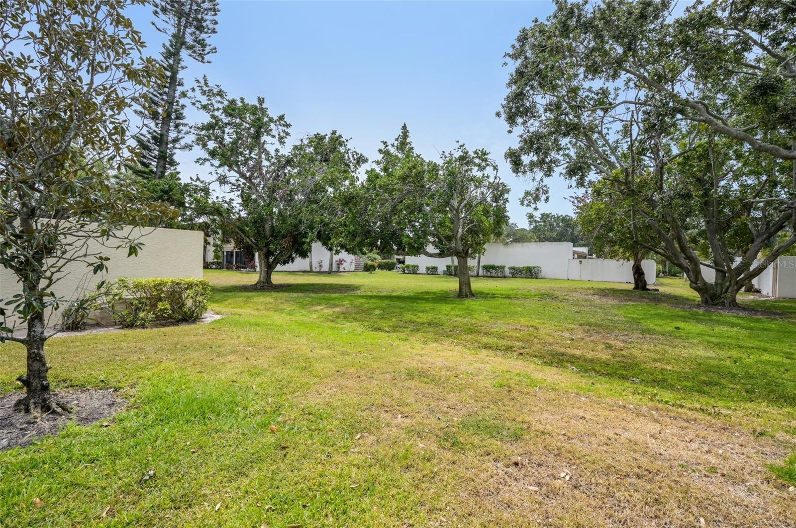 Image 30 of 47 For 510 Spring Lakes Boulevard