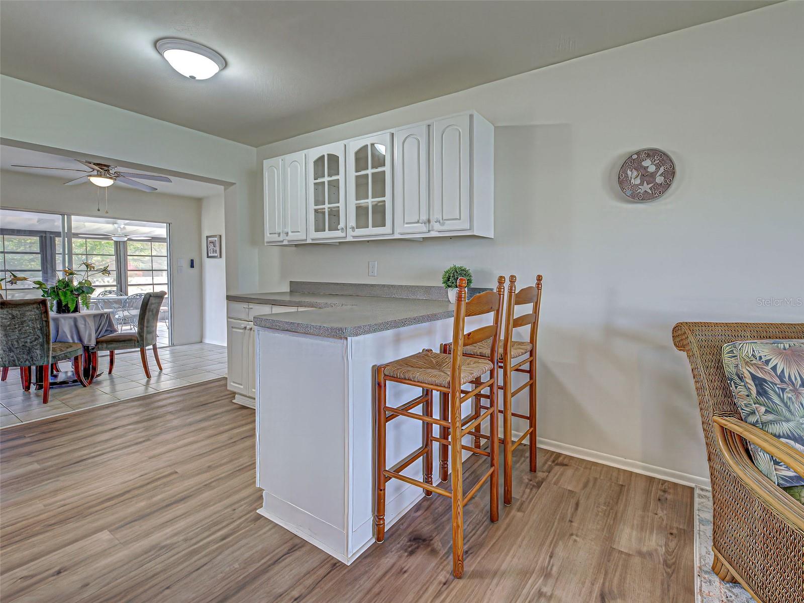 Image 13 of 68 For 441 Venetia Avenue