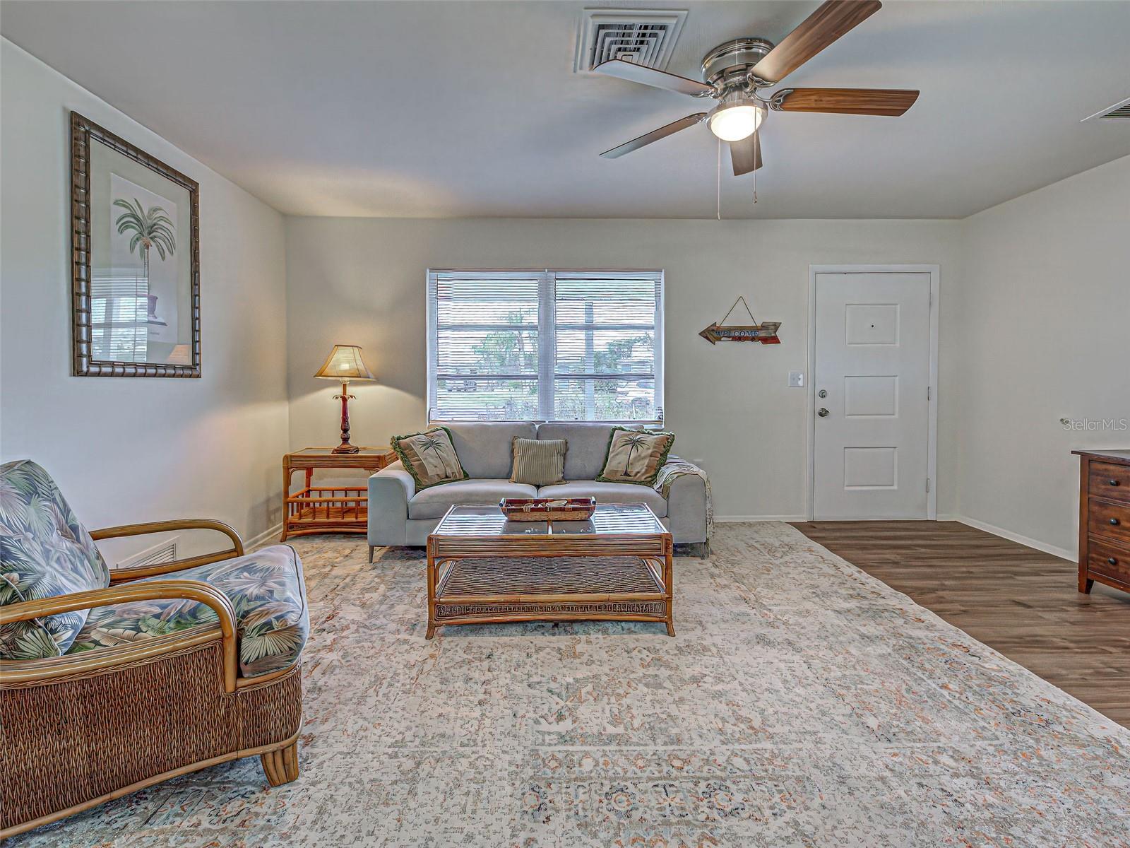 Image 15 of 68 For 441 Venetia Avenue
