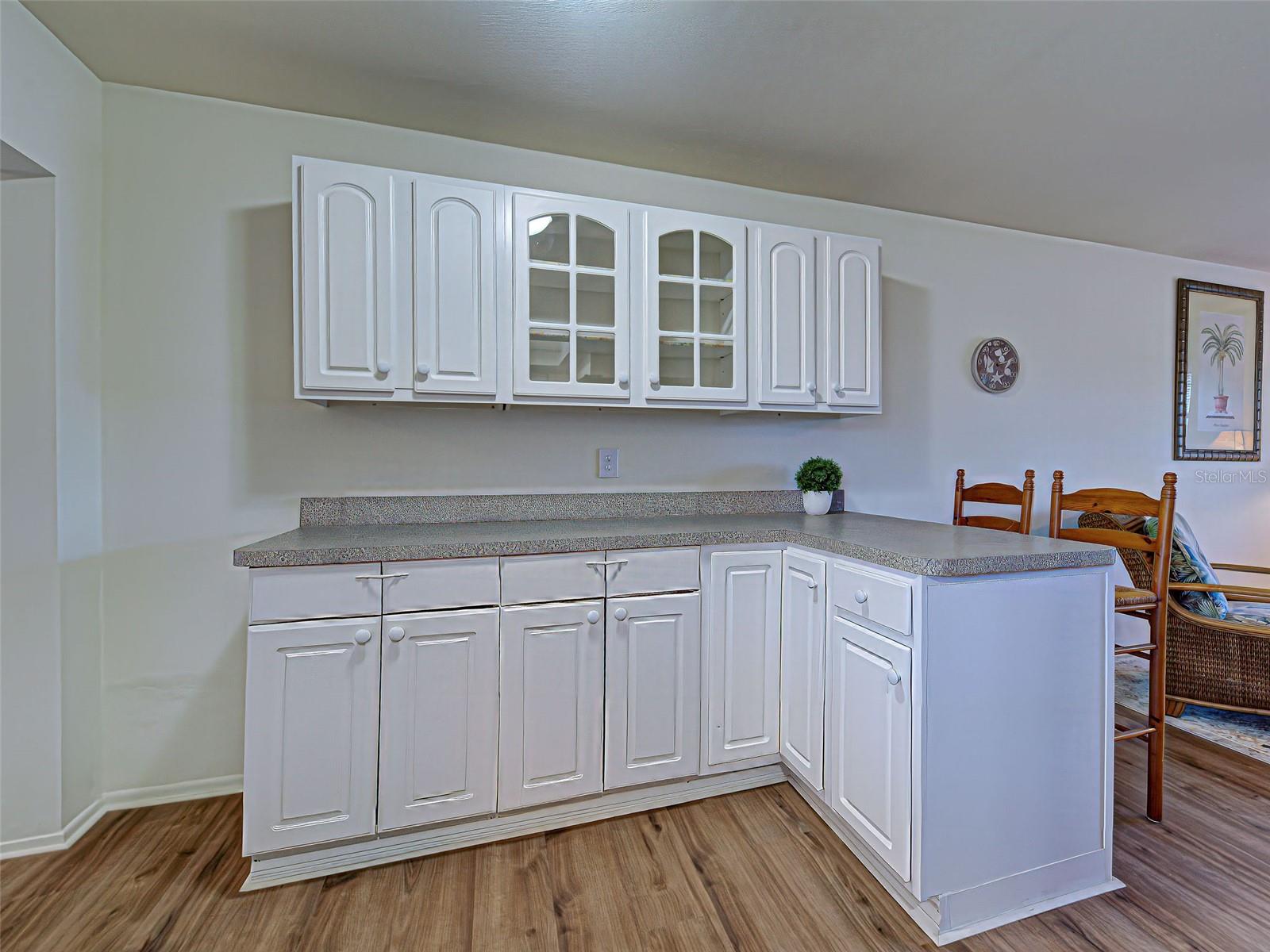 Image 17 of 68 For 441 Venetia Avenue