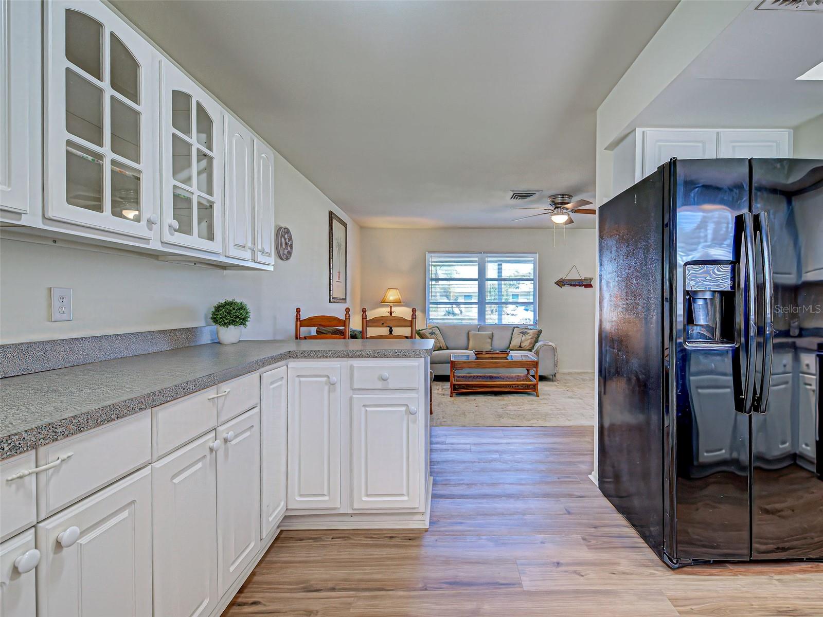 Image 22 of 68 For 441 Venetia Avenue