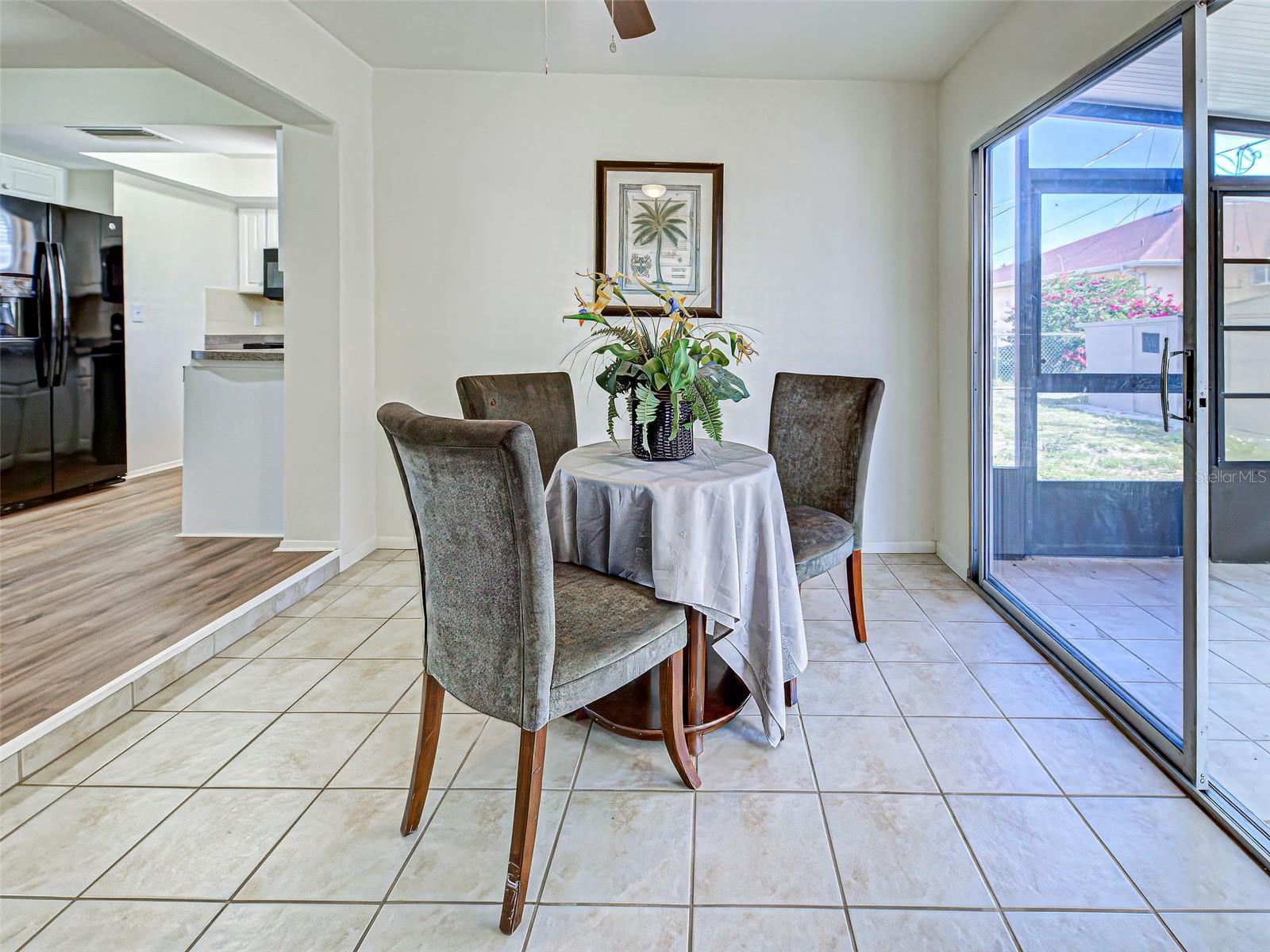 Image 23 of 68 For 441 Venetia Avenue