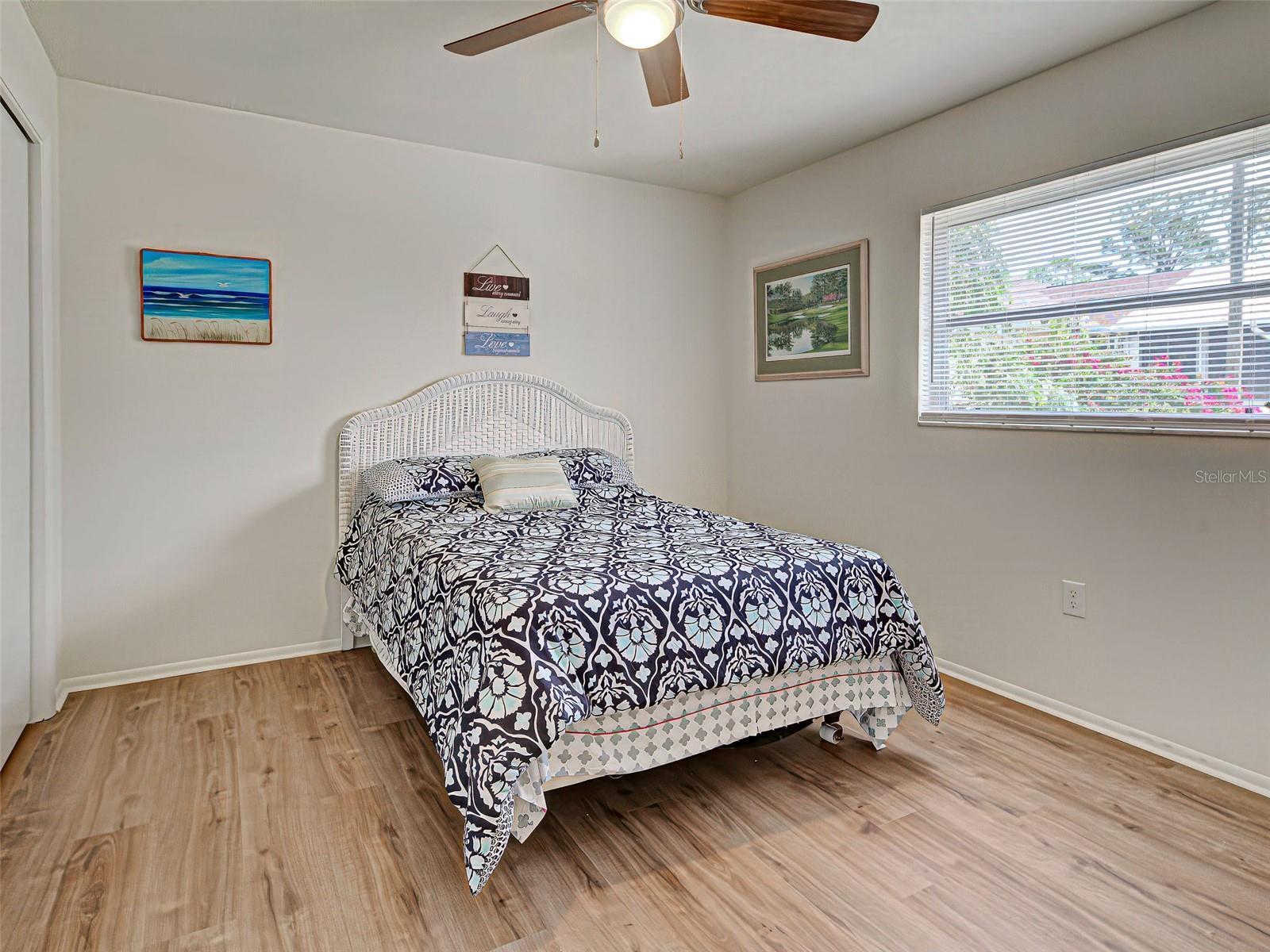 Image 25 of 68 For 441 Venetia Avenue