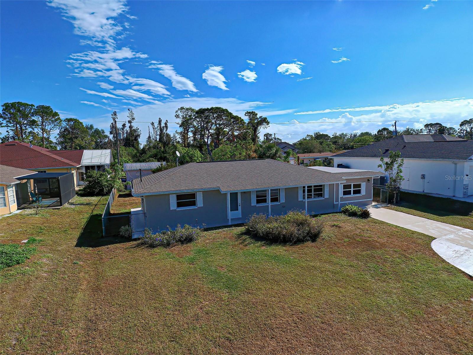 Image 3 of 68 For 441 Venetia Avenue