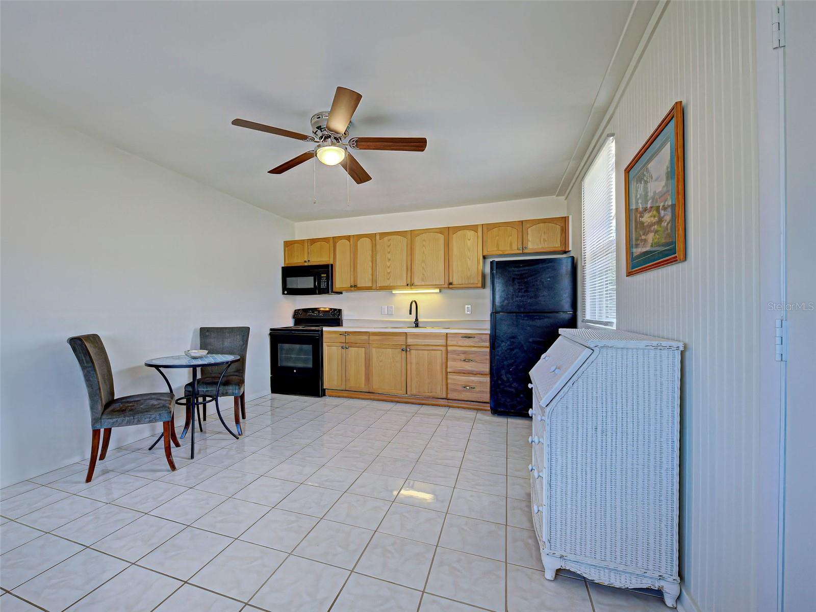 Image 35 of 68 For 441 Venetia Avenue