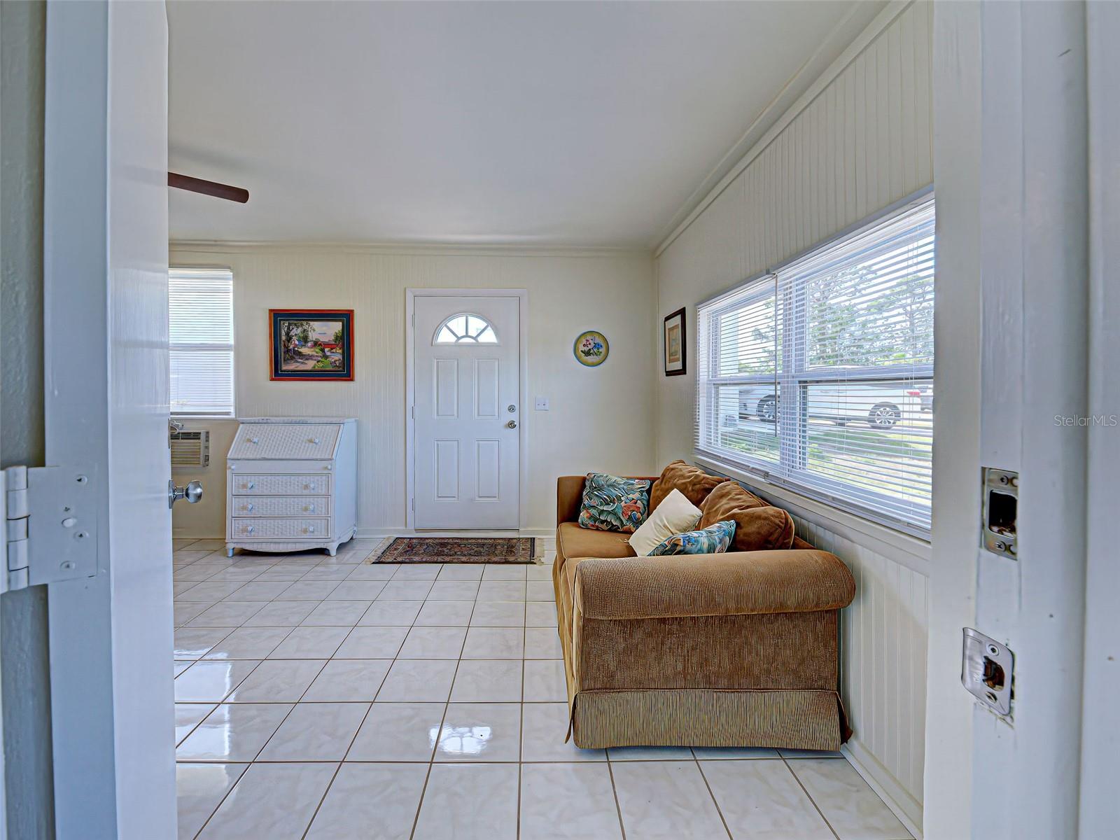 Image 38 of 68 For 441 Venetia Avenue
