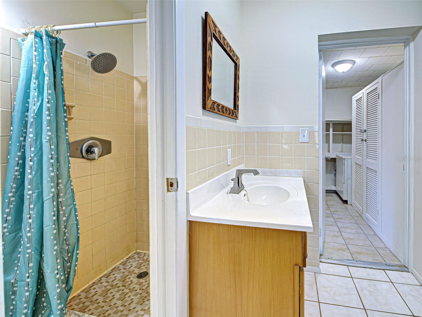 Image 45 of 68 For 441 Venetia Avenue
