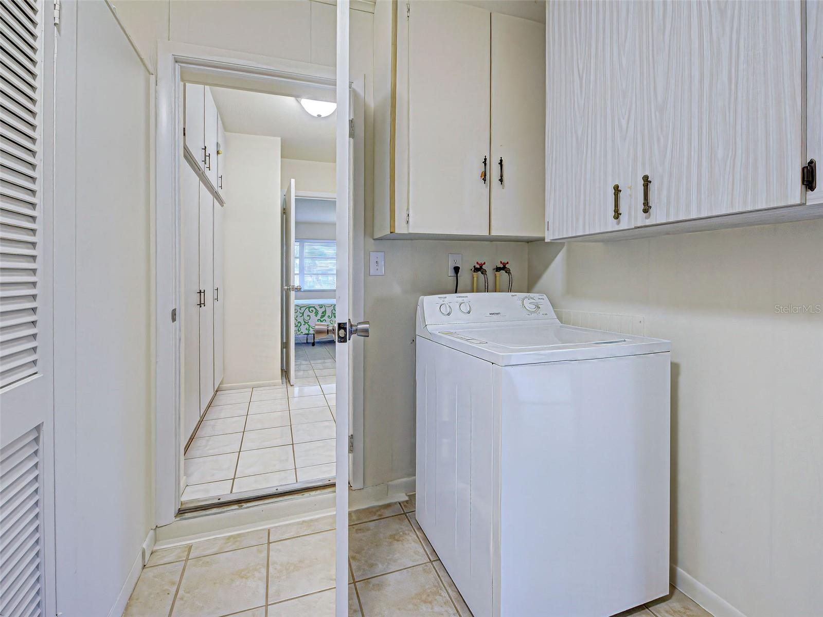 Image 50 of 68 For 441 Venetia Avenue