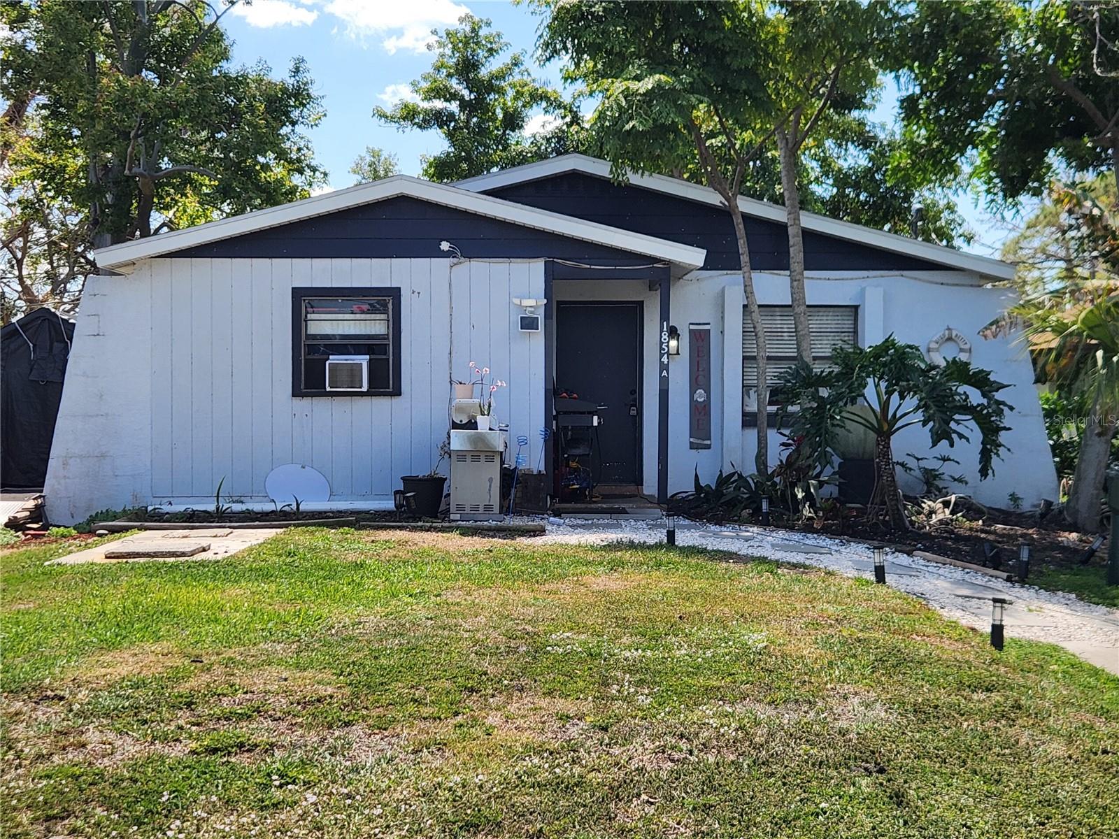 Listing Details for 1854 Debbie Street, SARASOTA, FL 34231