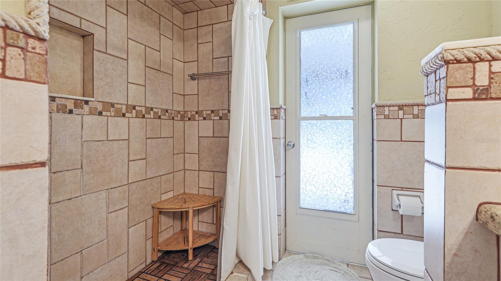 Image 27 of 39 For 914 82nd Street Nw