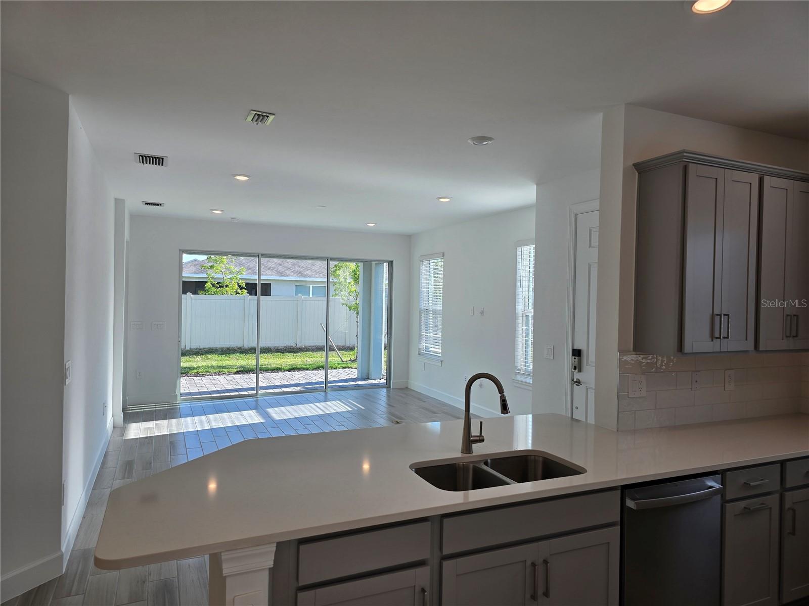 Image 7 of 23 For 16120 Ivy Ridge Court